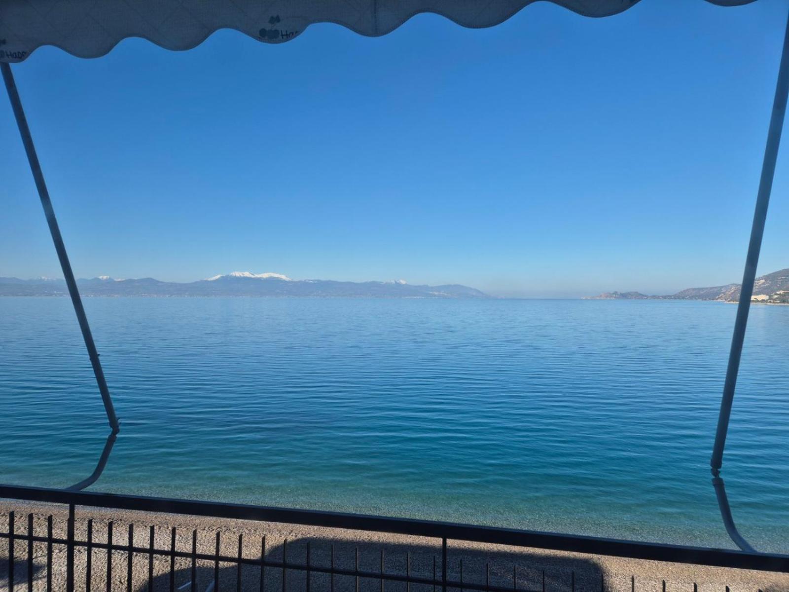 Captain'S Home Loutraki 外观 照片