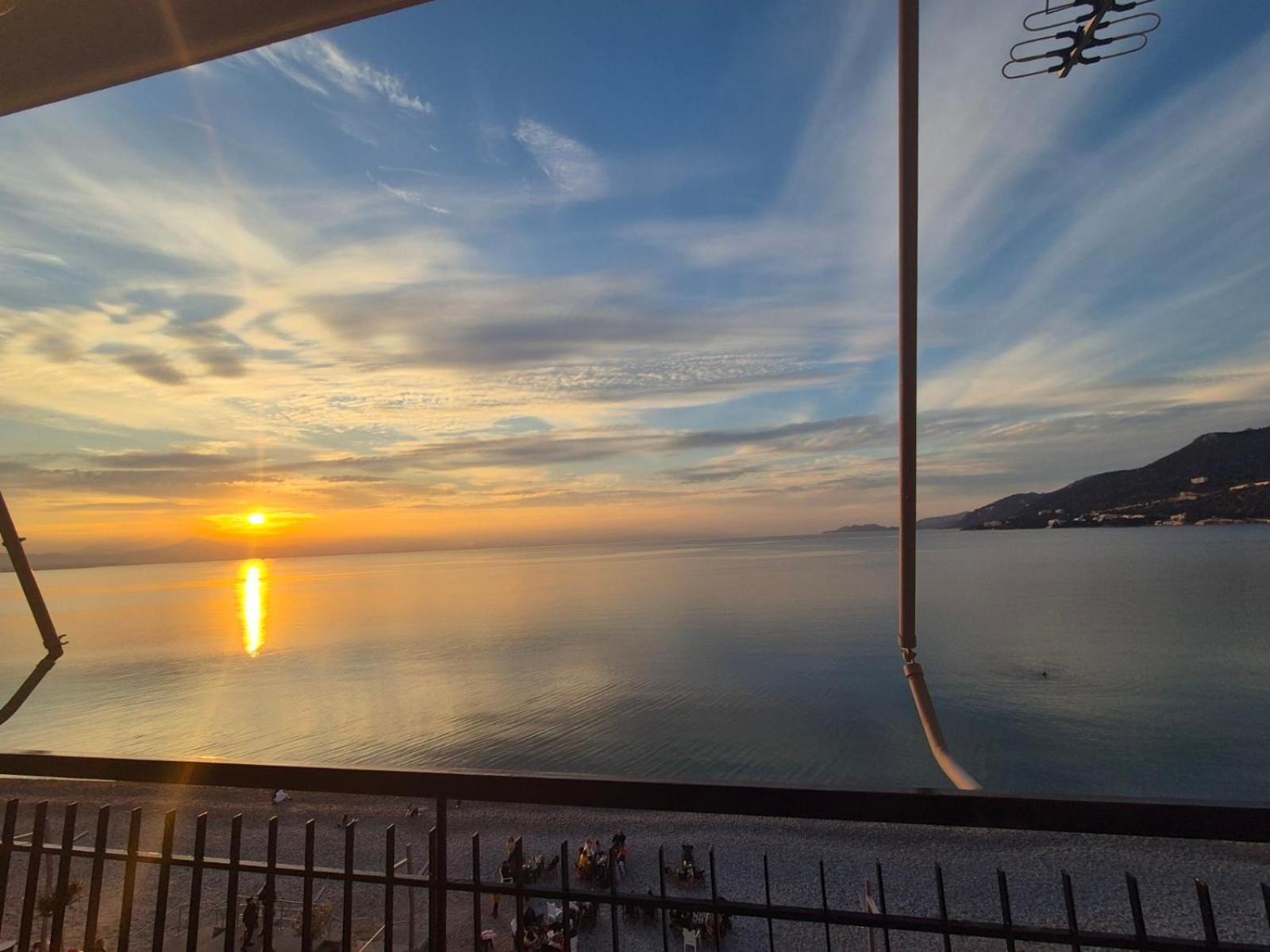 Captain'S Home Loutraki 外观 照片